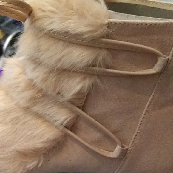 Pink suede and faux fur ankle high boots - Picture 5 of 6